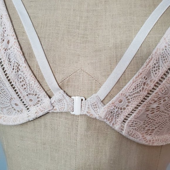VS lace demi bra 32C NWT - Picture 4 of 6